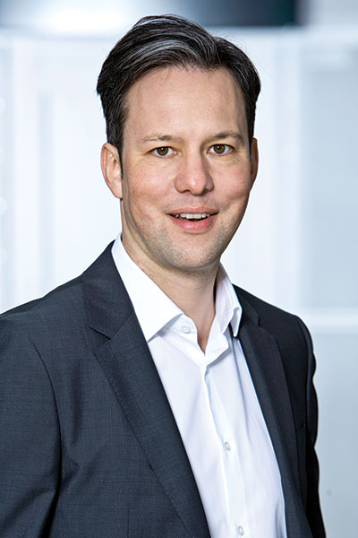 "Tijdens ons virtuele evenement 'zenonIZE' in juni 2020 en 2021 hebben we meer dan 1.000 besluitvormers in de industrie kunnen inspireren om juist nu in actie te komen en de digitalisering vooruit te helpen," aldus Phillip Werr, CMO en COO bij COPA-DATA. Phillip Werr COPA DATA 400px