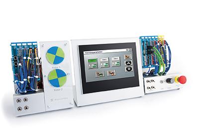 Een trainingstest bestaat uit drie onderdelen: een besturingsunit met cpu-standaard-safety i/o, een bedieningspaneel als human-machine-interface en motion unit met servo’s en i/o - gecombineerd op het geïntegreerde softwareplatform LASAL Starterkit SSK 002 400px