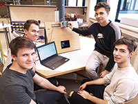 Julian Steiner, Florian Buchwinkler, Lorenz Hlawna en Alexander Niederreiter passen een sauna besturingssyteem aan met behulp van SIGMATEK hard- en software projectgroep 200px