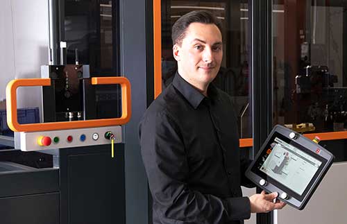 Het Oostenrijkse bedrijf Schleuniger gebruikt de HGW met encoders naar volle tevredenheid.. schl hgw 2 500px